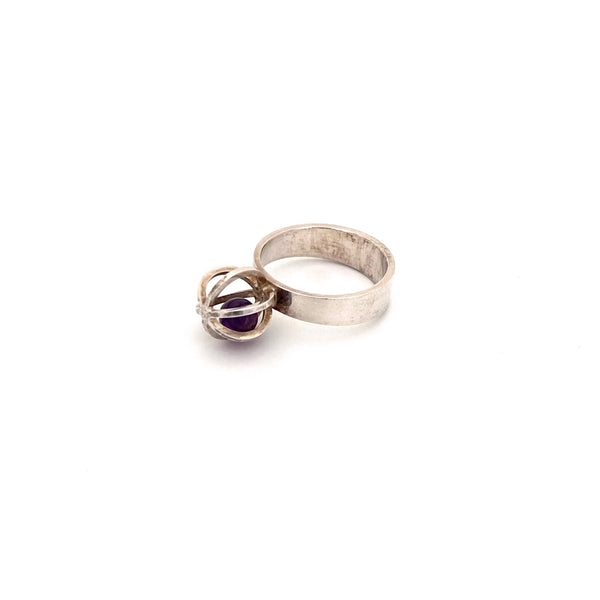 detail Elis Kauppi Kupittaan Kulta Finland vintage silver amethyst caged sphere ring Scandinavian Modernist jewelry design