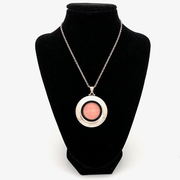 NE From silver & rose quartz round pendant necklace